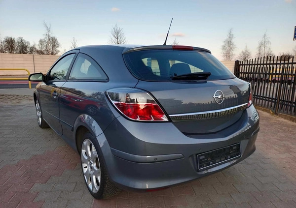 Opel Astra cena 9900 przebieg: 220000, rok produkcji 2005 z Konin małe 154